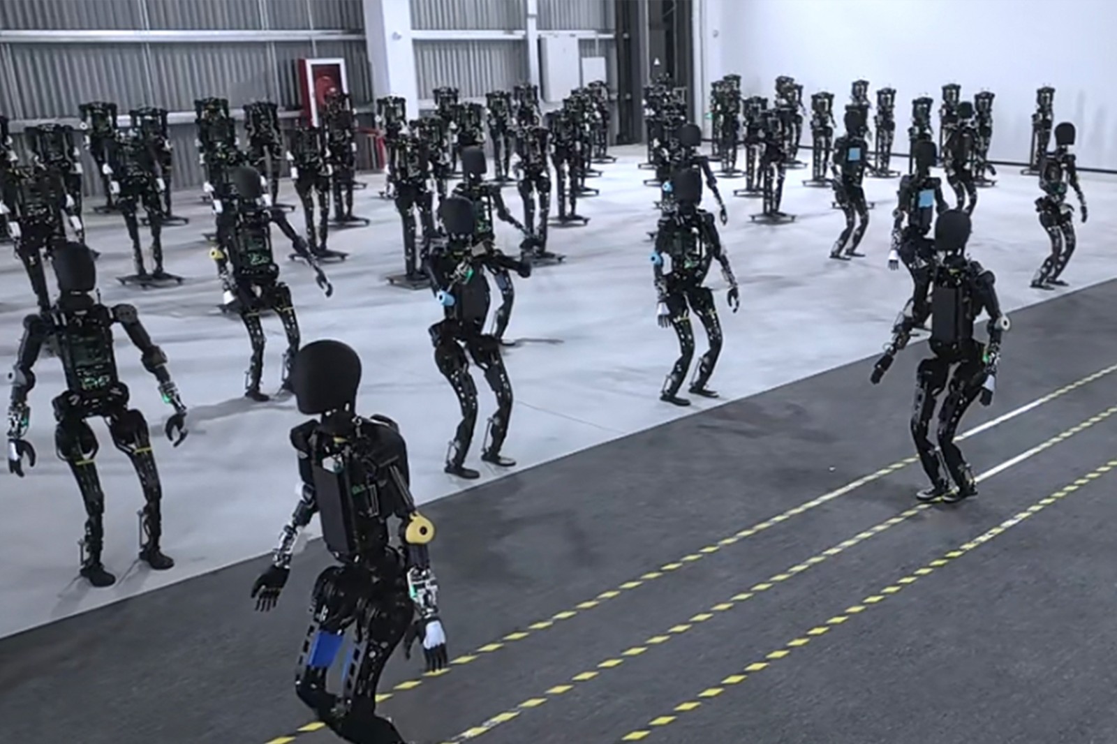 今年会jinnianhui金字招牌开启通用机器人商用量产